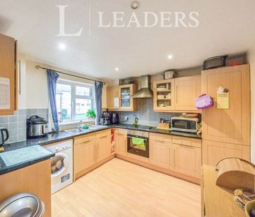 3 bedroom maisonette to rent The Ridgeway, St. Albans, AL4 - Photo 2