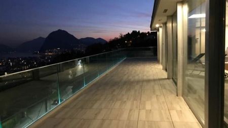Appartamento di prestigio con piscina condominiale e panorama mozzafiato - Foto 5