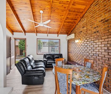 Private, Single-Level Villa with Renovated Interiors - Photo 2