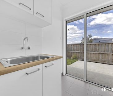 27 Rochford Drive, Donnybrook, Vic 3064 - Photo 4