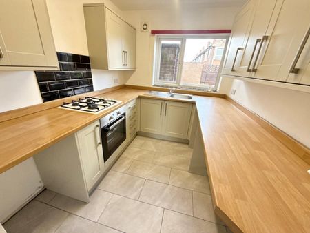 2 bedroom House To Let - Photo 3