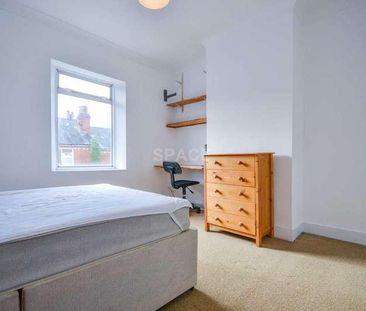 Adelaide Road, Reading, Berkshire, RG6 - Photo 1