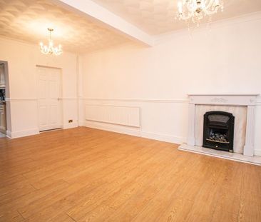 2 bedroom end of terrace house to rent - Photo 2