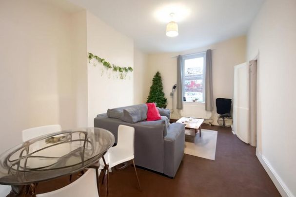 2 bedroom house to rent - Photo 1