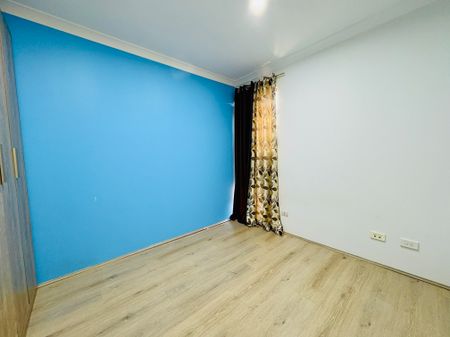 6 month lease only - Opposite Parklands - Photo 3