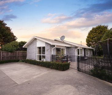 FAMILY HOME-Commuter’s Dream - Photo 3