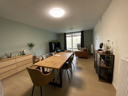 Appartement met één slaapkamer en terras - Photo 2