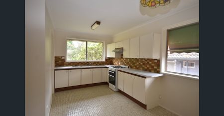 FAMILY FRIENDLY 3 BEDROOM HOME - Photo 4