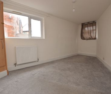 2 Bedroom Flat - Photo 2