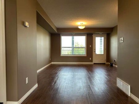 324 - 125 Willis Crescent, Saskatoon Condo | 2 Bedrooms | 2 Bathrooms — 324 - 125 Willis Crescent, Saskatoon Condo | 2 Bedrooms | 2 Bathrooms - Photo 3