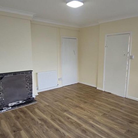 3 bedroom end of terrace house to rent - Photo 1