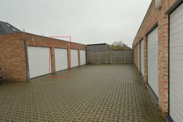 (IN OPTIE) Lichtrijk 2 slpk. app. met een bruto opp. van 100m² te Oevel - Photo 1