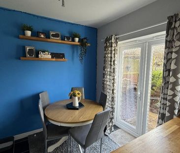 4 bedroom detached house to rent - Photo 2