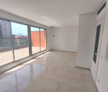 Alquiler de ático en Calle de Sor Ángela de la Cruz - Photo 2