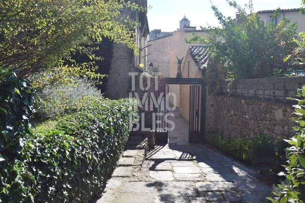 Estudio de alquiler en Centre - Barri Vell - Photo 1