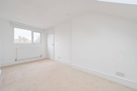 4 bedroom terraced house to rent - Photo 4