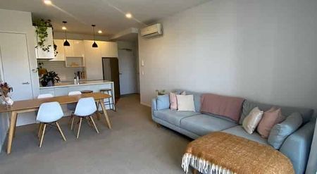 2-bedroom apartment with deck, parking and storage - Photo 2