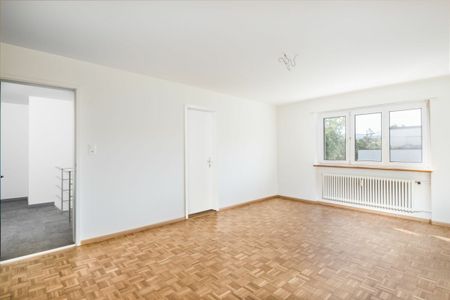Reinach an ruhiger Lage - geräumige 5 1/2-Zimmer-Maisonette-Wohnung im 1./2.OG (ideal für max. 4 Personen) - Photo 2
