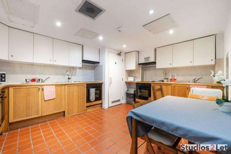 A selection of modern studio apartments within this well-maintained period conversion in a prime location in Euston, inclusive of utility bills & WiFi. - Photo 2
