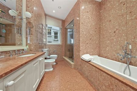 5 bedroom flat in Marylebone Road - Photo 5