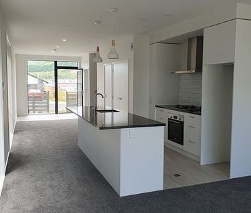 A low maintenance new build 3-bedroom townhouse - Photo 4