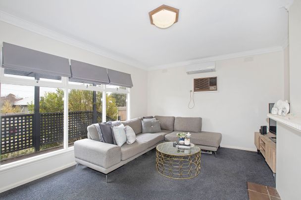 Wonderful Location, Perfect Family Home - Photo 1