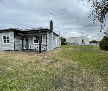 77 Burns Street, Maryborough - Photo 6