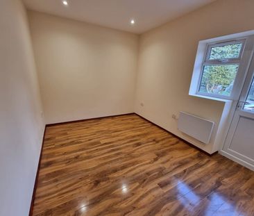 Room in a Shared House, Chudleigh Crescent, IG3 - Photo 5