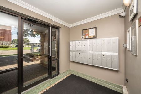 For Lease - 1212 Fennell Avenue Unit# 303, Hamilton, Ontario - Photo 4