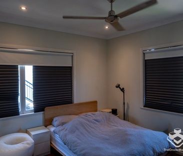 Renovated 2-Bedroom Queenslander â Spacious, Stylish & Close to E... - Photo 3