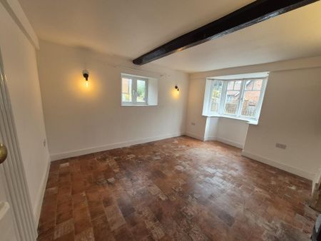 2 bedroom ground floor flat to rent - Photo 5