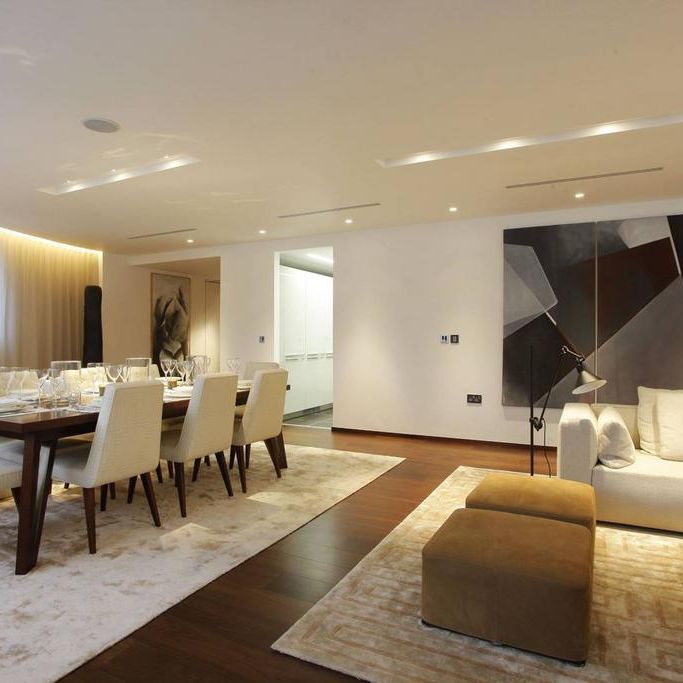 4 bedroom flat to rent - Photo 1