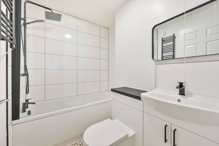 1 Bed Flat, Campbell Gordon Way, NW2 - Photo 3