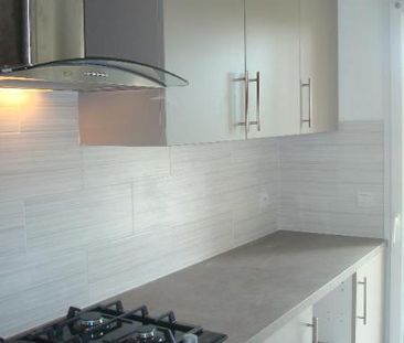 Location Appartement 3 pièces 65m² DRAGUIGNAN 83300 - Photo 2