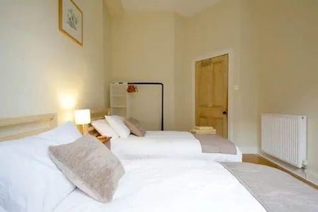 2 Bed Flat, Cathcart Place, EH11 - Photo 5