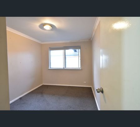 21 Hercules Street, Rockingham, WA 6168 - Photo 2