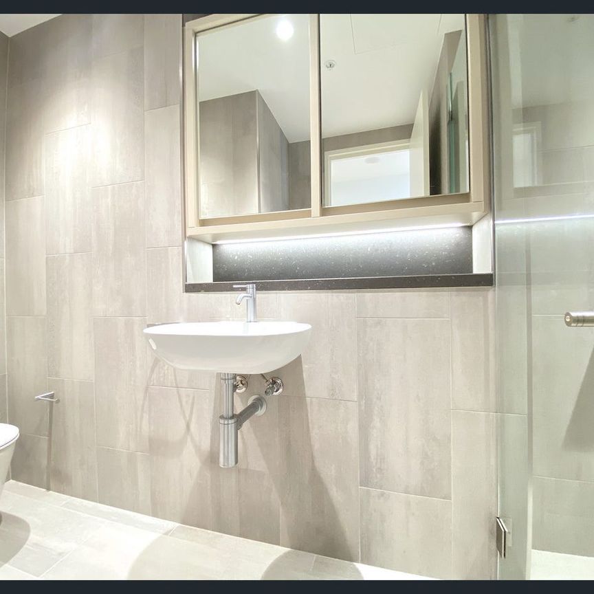 Luxury 2-Bed with City view - Photo 1