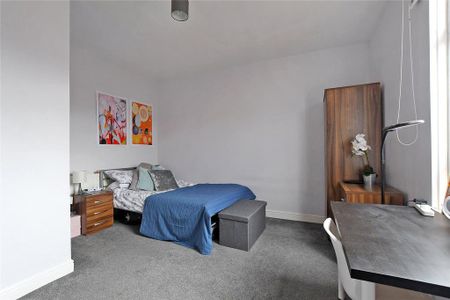 6 bedroom terraced house to rent - Photo 4