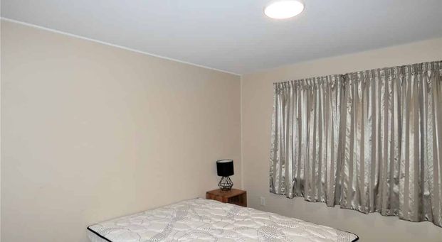 Sunny North-Facing Apartment with Parking - Photo 1