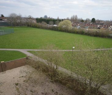 Flat to rent on - Photo 6