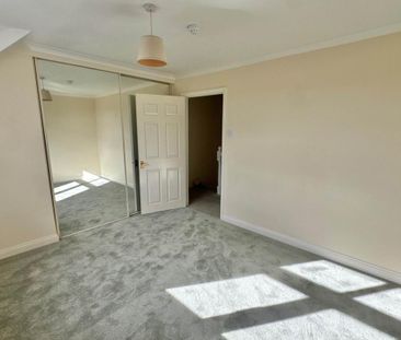 2 bedroom retirement property to rent - Photo 3