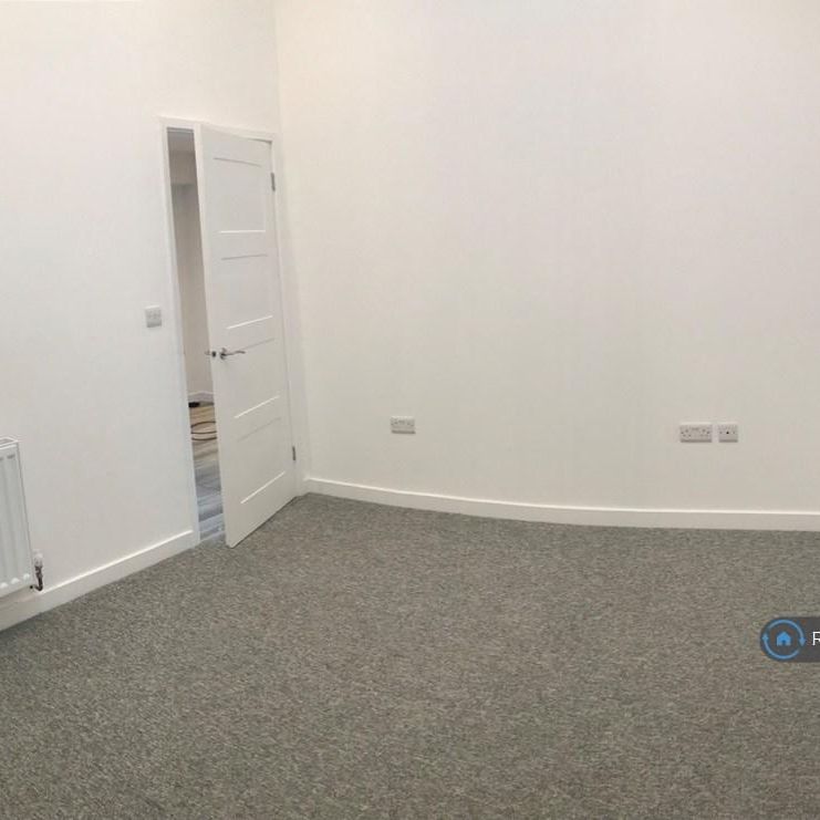 2 bedroom end of terrace house to rent - Photo 1