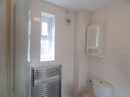 2 bedroom semi-detached house to rent - Photo 4