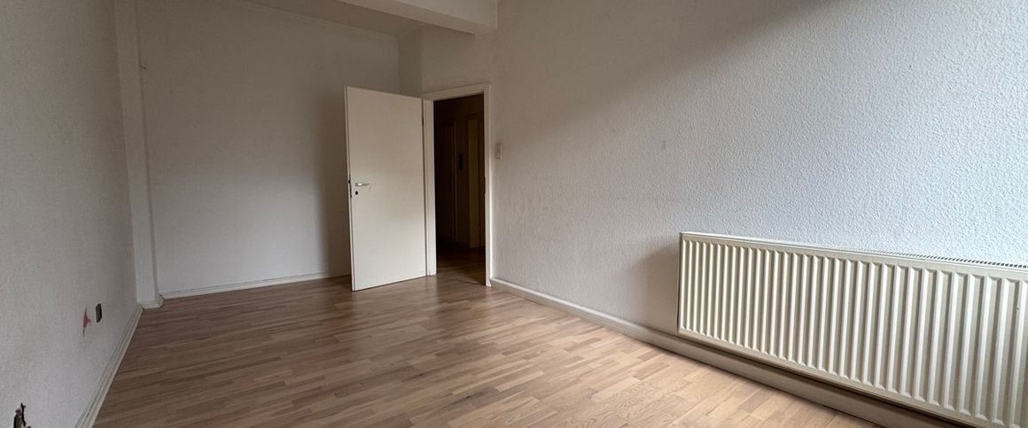 Charmante 2-Zimmer-Wohnung im Herzen der Düsseldorfer Altstadt - Photo 1