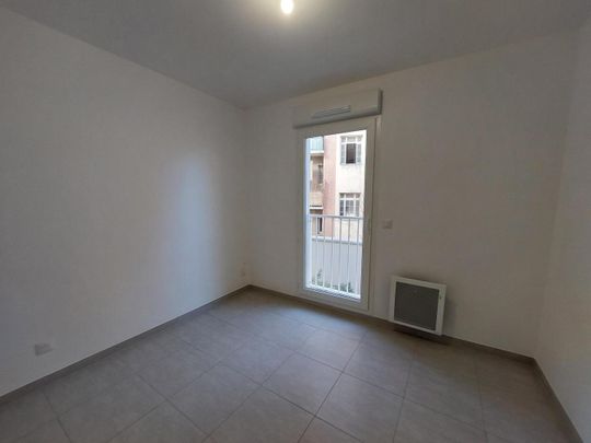 location Appartement F3 DE 61.1m² À MARSEILLE - Photo 1