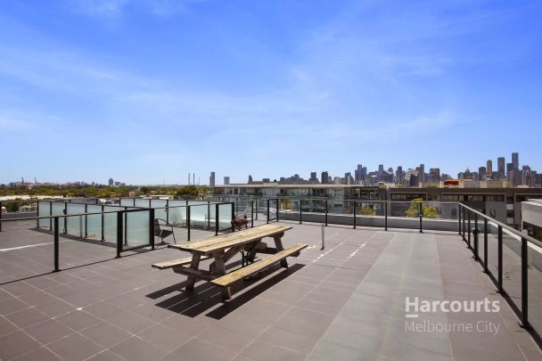 Embrace the Bay: Modern Port Melbourne Living! - Photo 1