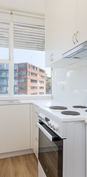 53/1 Holdsworth Avenue, Elizabeth Bay NSW 2011 - Apartment For Rent | Domain - Photo 1