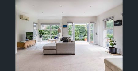 Welcome to 'Pearl' - Interior designed light filled home, a minute away from Somers General Store/Beach - Photo 3