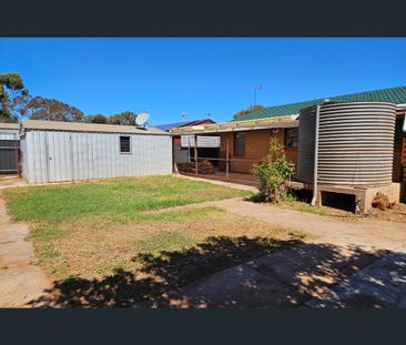 37 Hannemann Drive, Whyalla Jenkins, SA 5609 - Photo 5