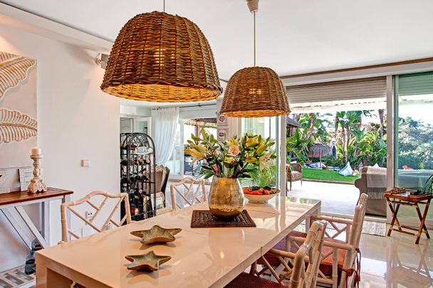 Charming Marbesa Villa with Panoramic Sea Views - Photo 1